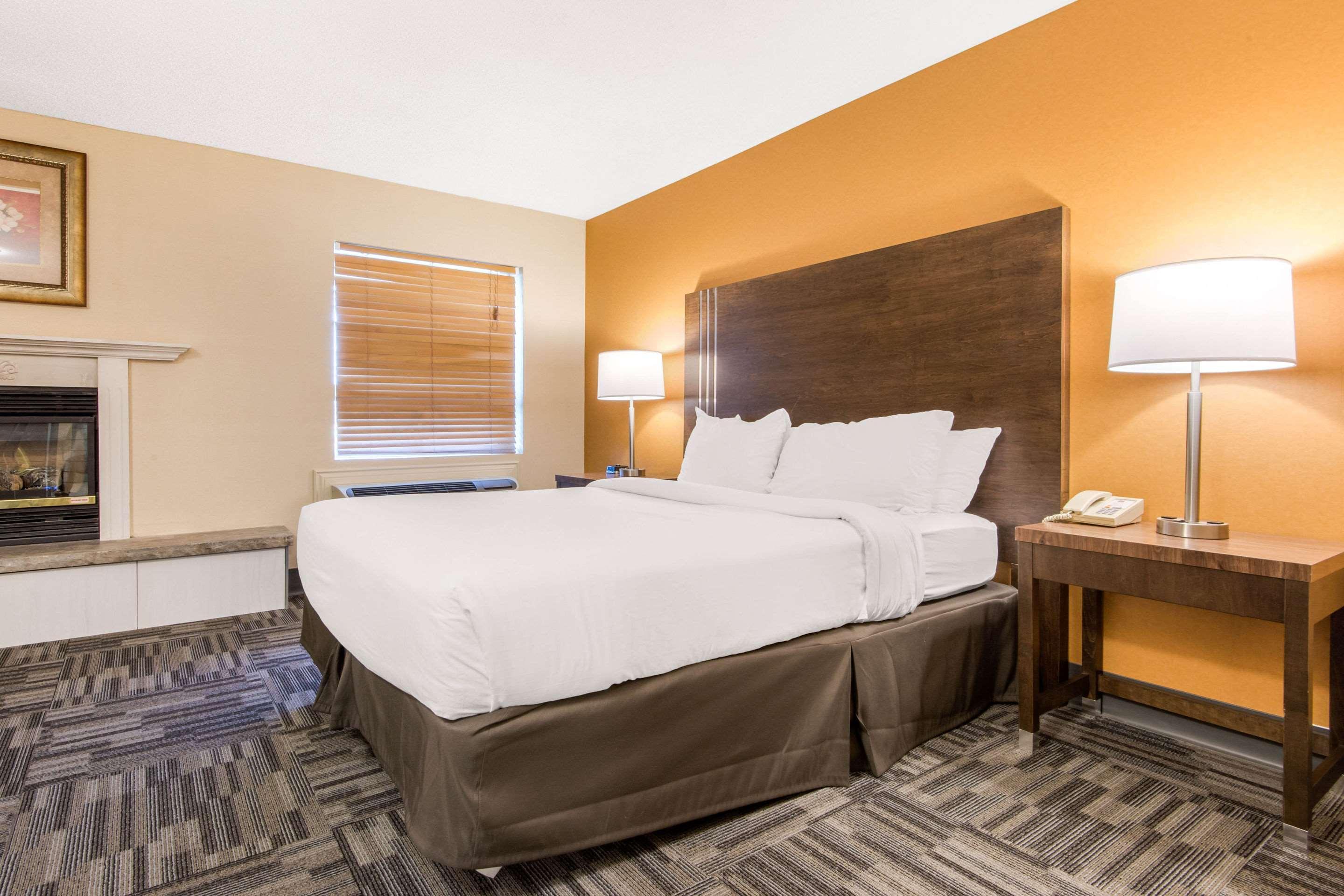 Quality Inn & Conference Centre Orillia Eksteriør billede